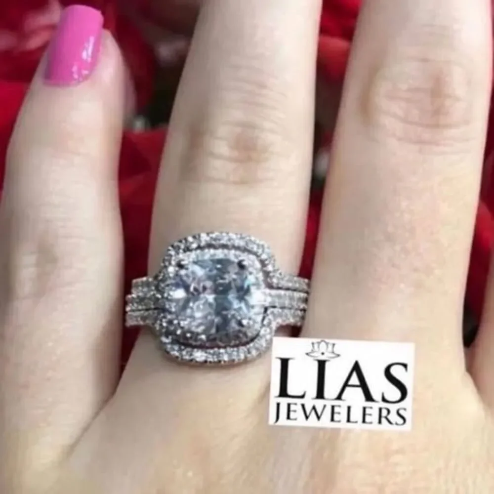 New 10k white gold wedding ring set